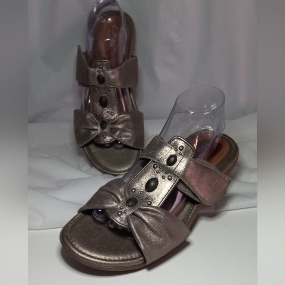 CLARK'S Artisan Pewter Metallic Leather Slip On Sandals Size 10W